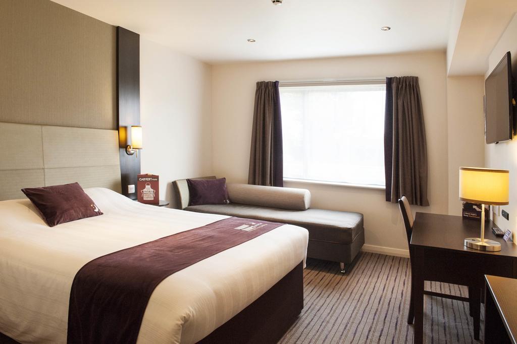 Premier Inn Aberdeen City Centre Rum bild